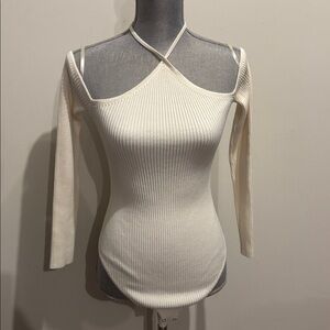 Abercrombie & Fitch cream ribbed long-sleeve slash neck bodysuit size M